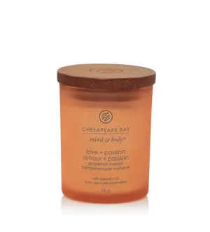 Chesapeake Bay Love + Passion dišeča sveča 96 g