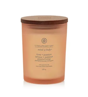 Chesapeake Bay Love + Passion dišeča sveča 250 g