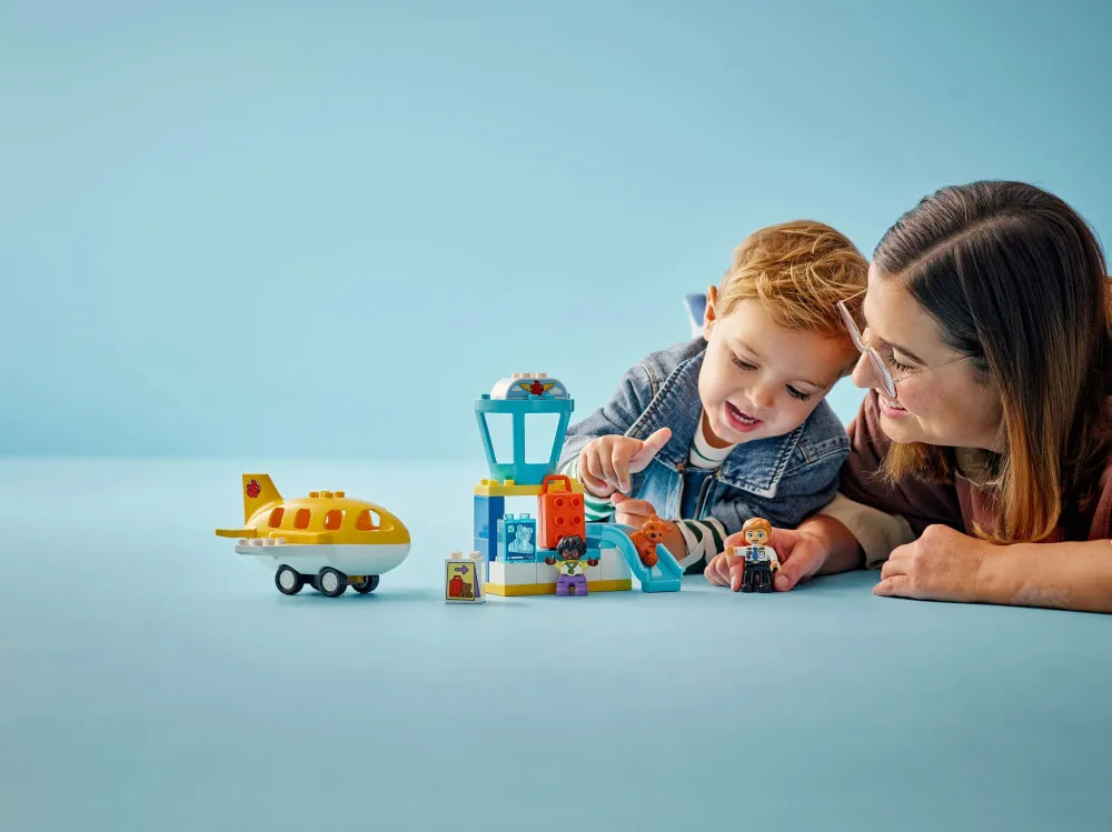 DUPLO® 10443 Prvič na letališču