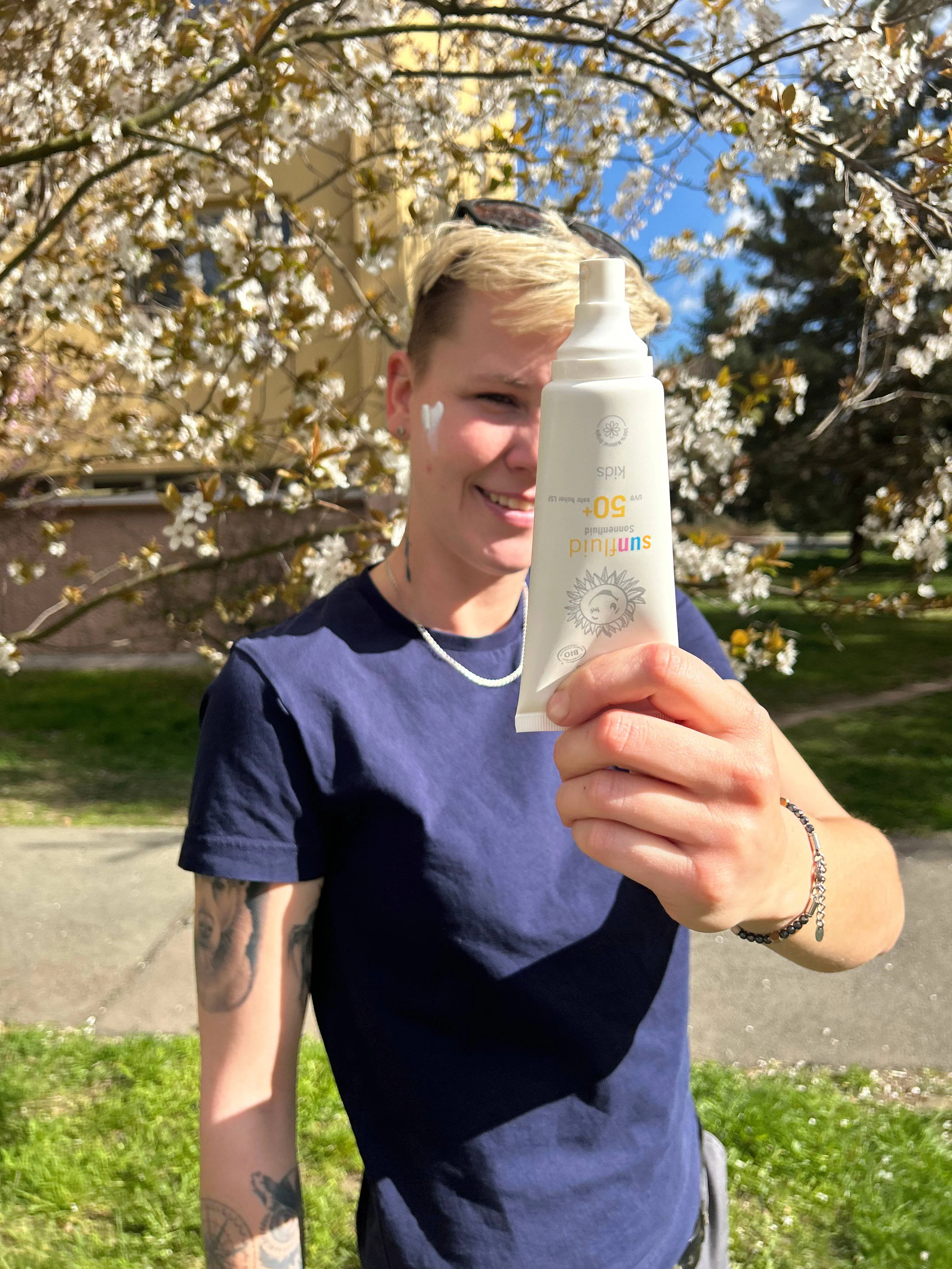Eco Cosmetics Otroški fluid za sončenje SPF 50+ BIO (100 ml) - z naravnim mineralnim filtrom