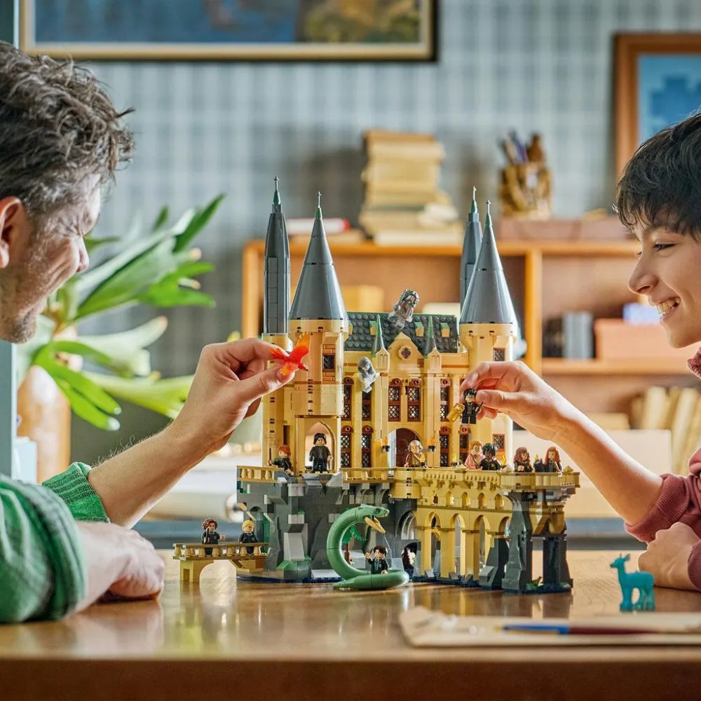 Harry Potter™ 76473 Grad Bradavičarka: Vzhodno krilo