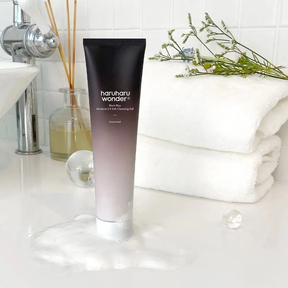 Wonder Black Rice Moisture 5.5 Soft Cleansing Gel nežni čistilni gel za obraz s pH 5,5 100 ml