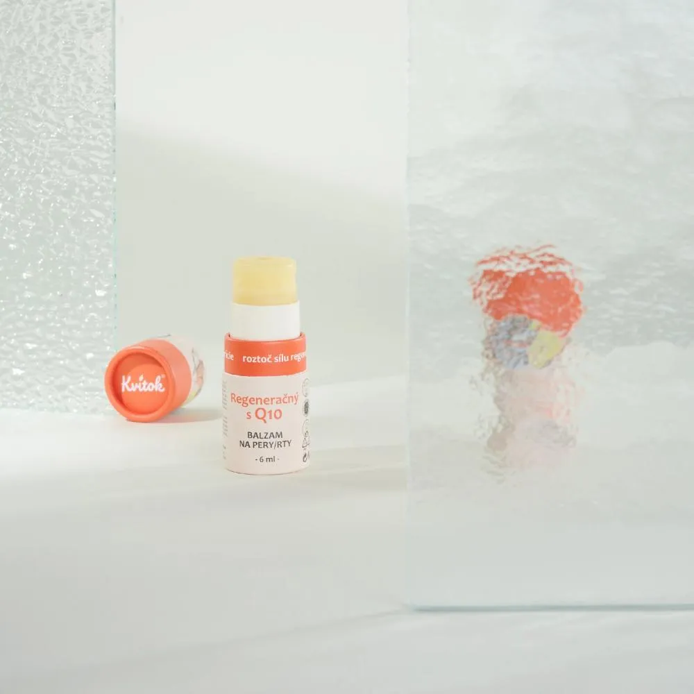 Kvitok Obnovitveni balzam za ustnice s Q10 (8 ml) - s slivovim oljem