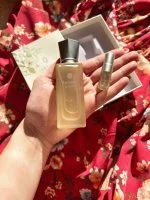 Kvitok Senses Toaletni parfum Pure - vzorec (2 ml) - jasminovo cvetlična dišava