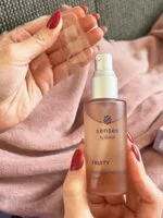 Kvitok Senses Hranilno olje za telo Fruity (50 ml) – z vonjem malin, ribeza in vanilje