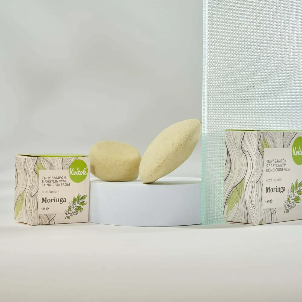 Kvitok Trdni šampon z balzamom proti prhljaju Moringa (25 g) - sijoči lasje brez prhljaja