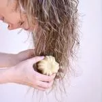 Lamazuna Trden balzam za vse tipe las BIO - vanilija (75 g) - ukroti in sladko odišavi lase