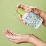 laSaponaria Intimni zaščitni čistilni gel z zelenim čajem BIO (250 ml) - primeren po porodu in med menstruacijo