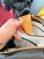 laSaponaria Gel za prhanje in šampon 2 v 1 z BIO pomarančo in vitaminom C za vso družino 30 ml - s sladkim in poživljajočim vonjem