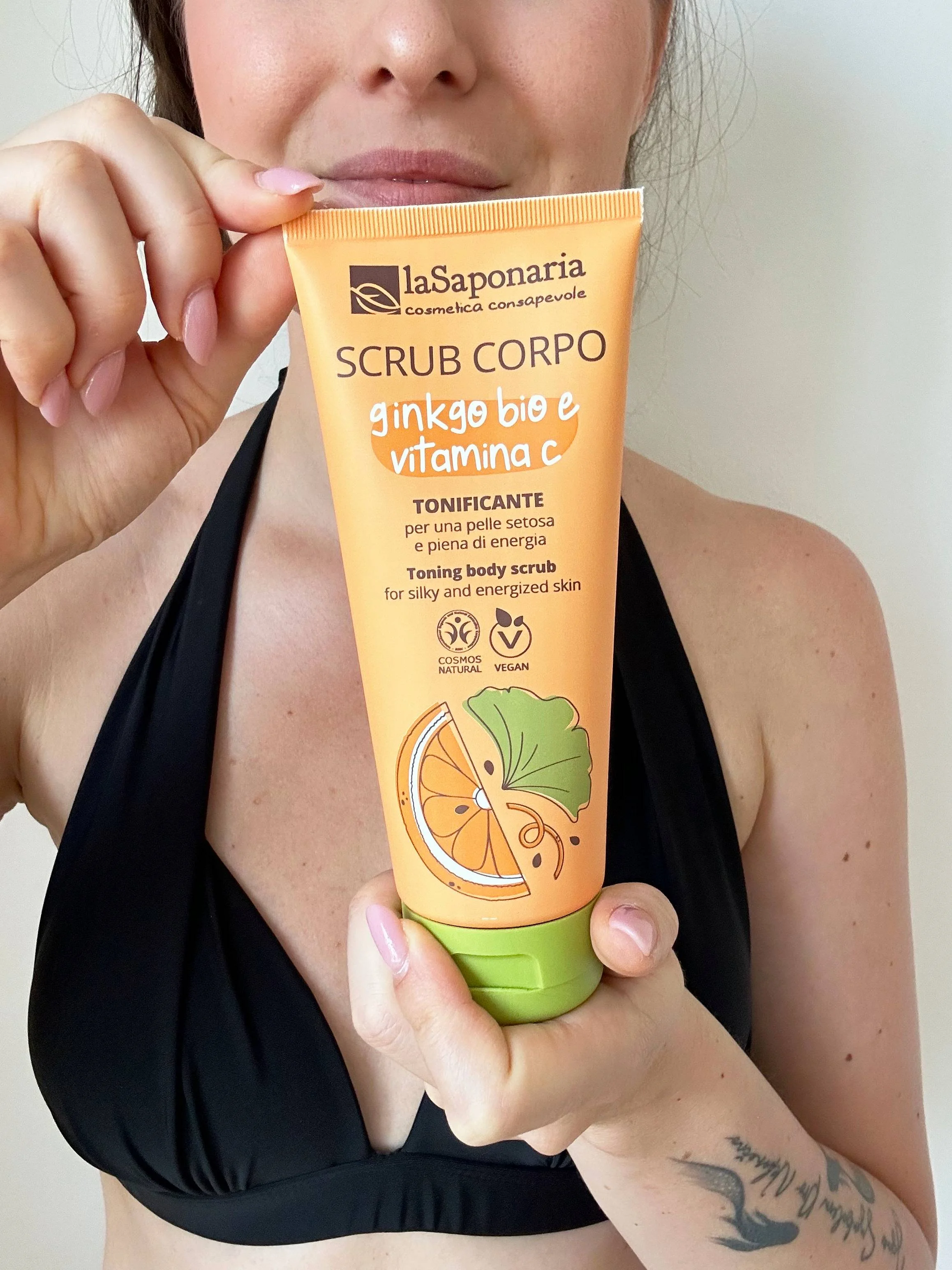 laSaponaria Telesni piling z BIO ginko biloba in vit. C 200 ml - za mehko in sijočo kožo