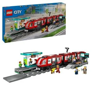 LEGO® City 60423 Tramvaj in postajališče v središču mesta