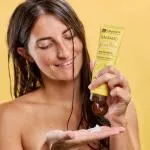 laSaponaria Lahkoten balzam za lase z limono in hialuronsko kislino 150 ml