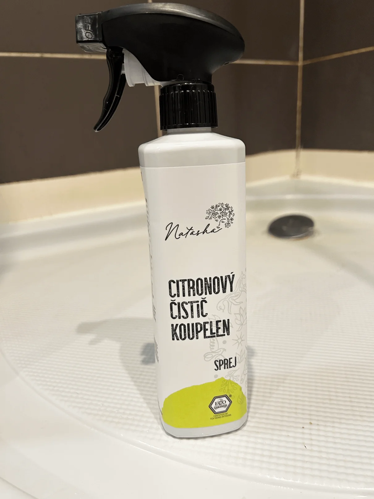 Natasha Limonino čistilo za kopalnice - pršilo (500 ml) - primerno za gospodinjstva s trdo vodo