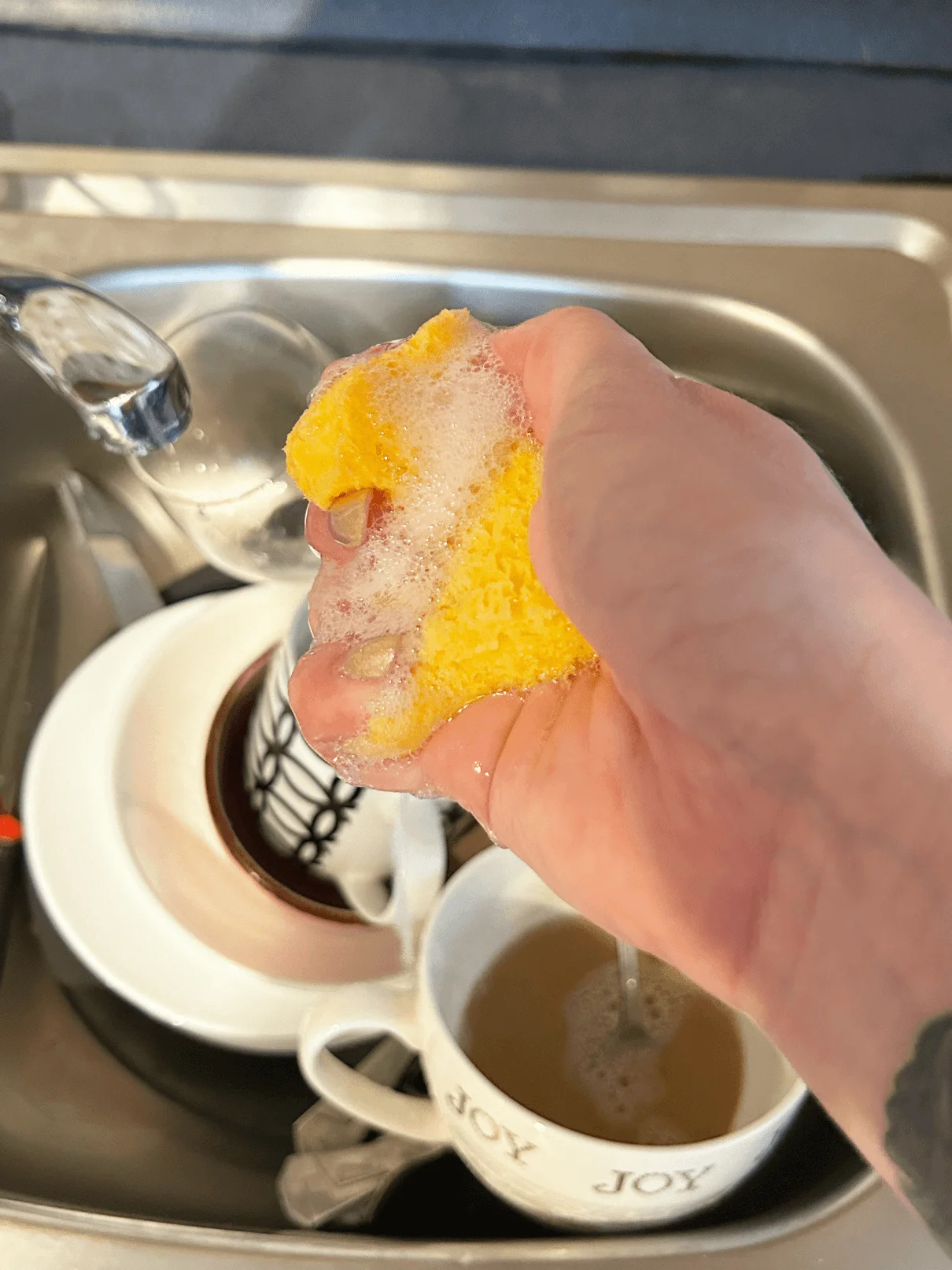 Natasha Gel za pomivanje posode iz kostanja Limonska trava 500 ml - borec proti mastnoti, nežen do kože