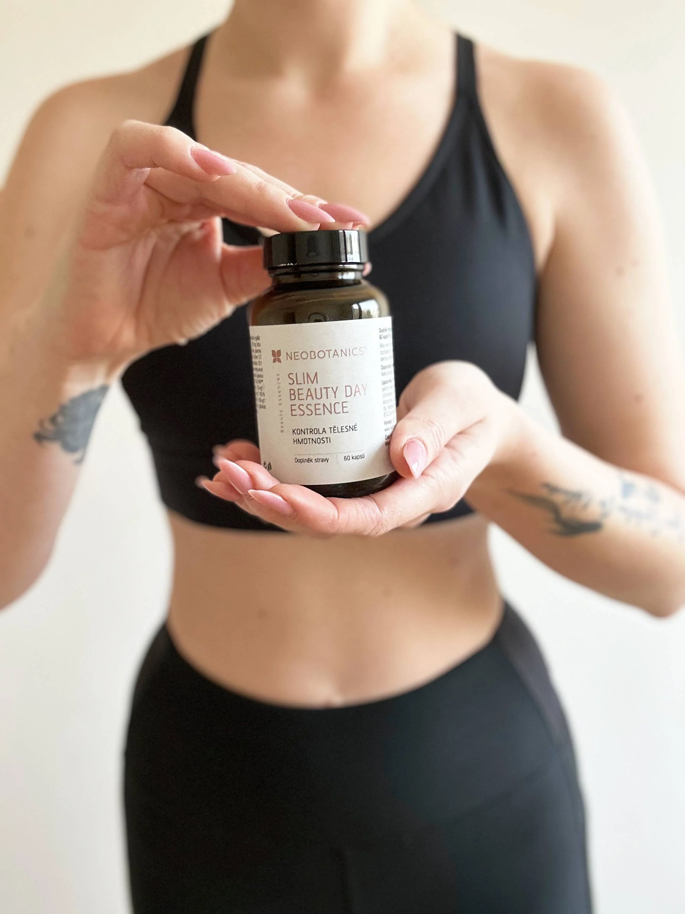 Neobotanics Slim Beauty Day Essence (60 kapsul) - prispeva k nadzoru telesne teže