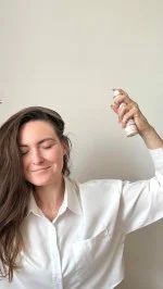 SO’BiO étic Nežen suhi šampon v spreju za občutljivo lasišče BIO (100 ml) - volumen in čisti lasje brez umivanja