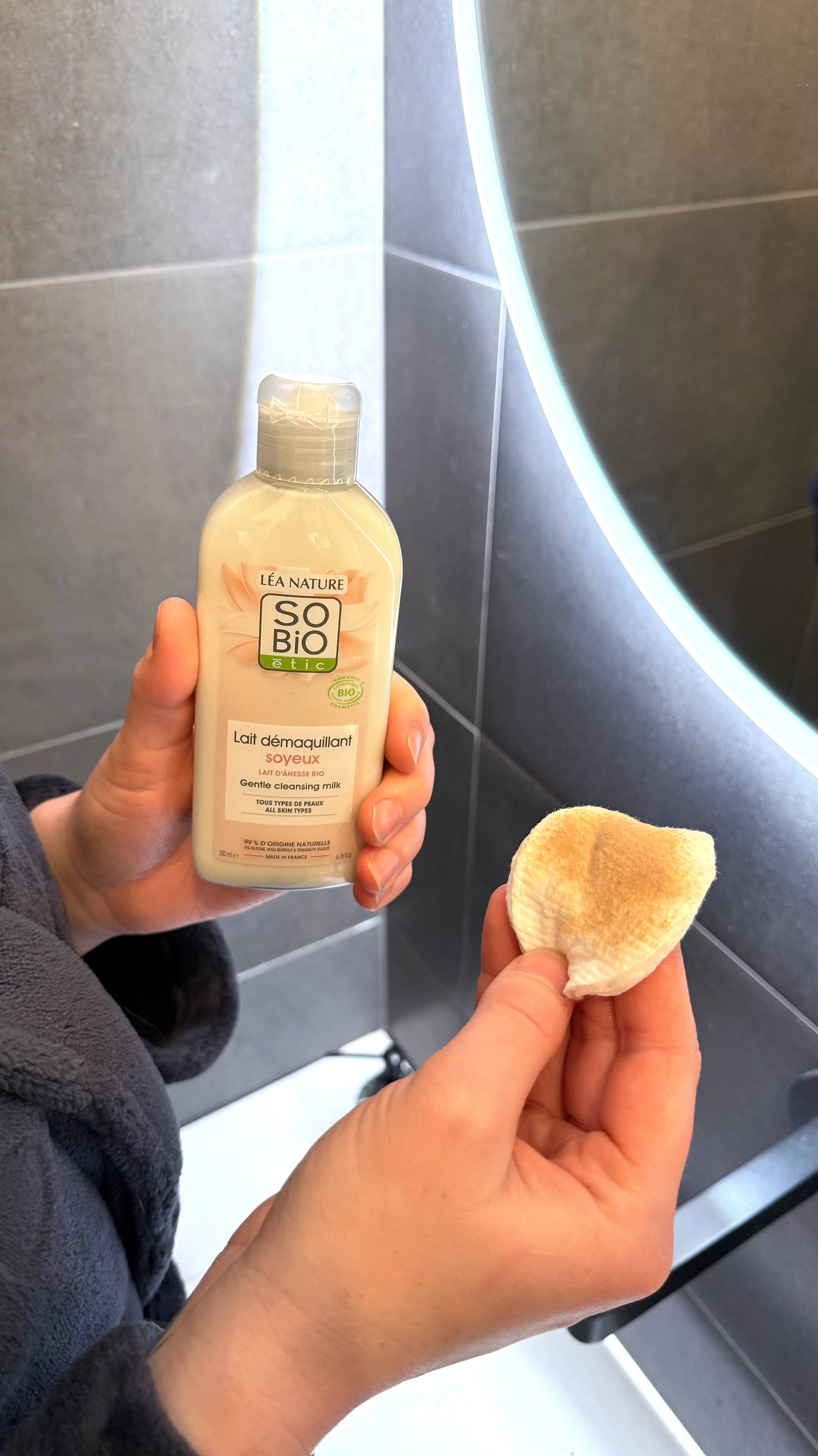 SO’BiO étic Čistilno mleko z BIO osličjim mlekom (200 ml) - nežno odstrani ličila in nečistoče