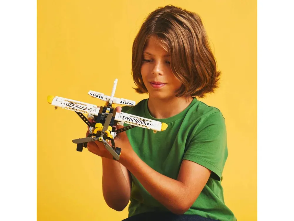 Technic 42198 Letalo za oddaljena območja