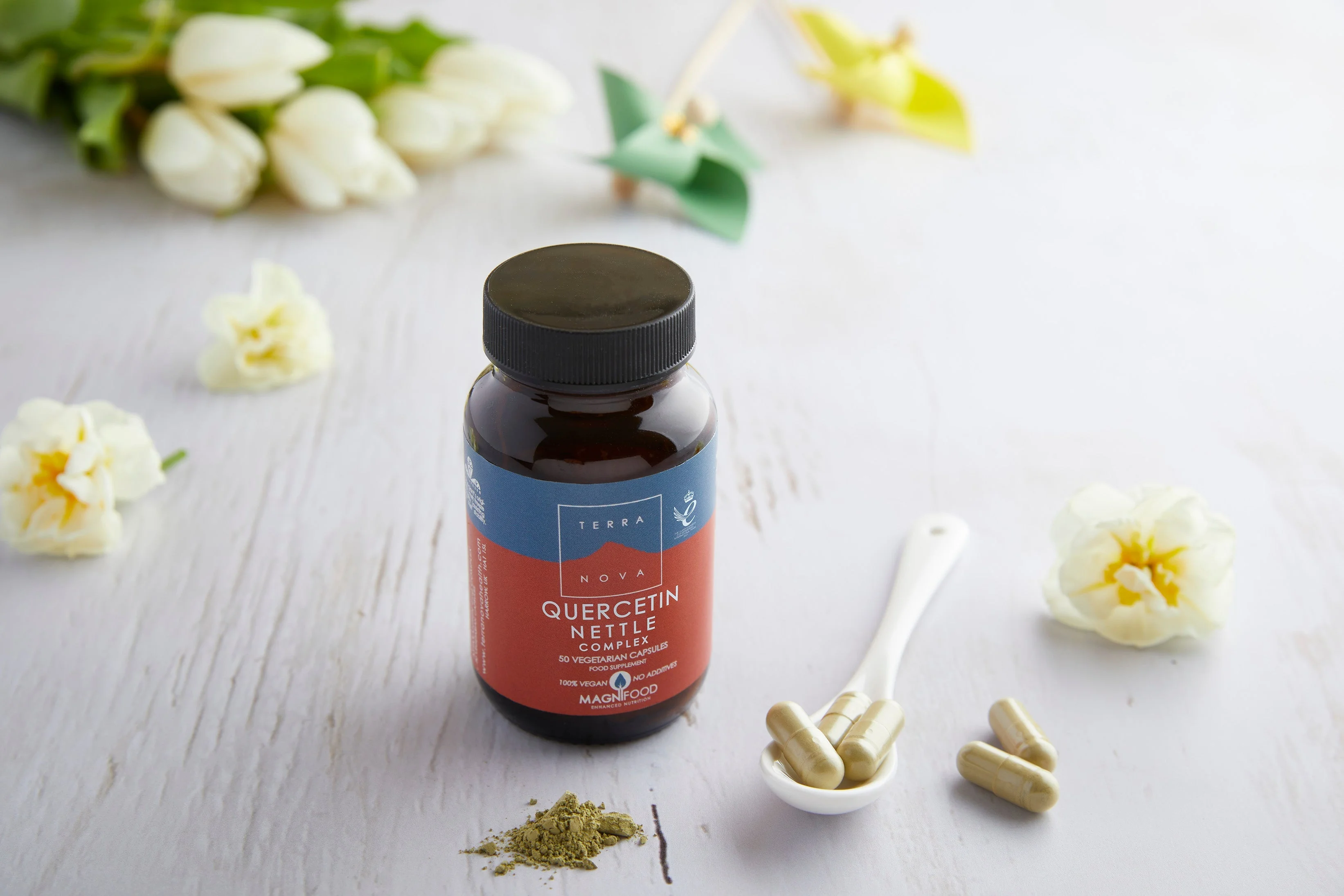 Terranova Health Quercetin Nettle Complex s koprivo (50 kapsul) - v pelodni sezoni in pri oslabljenem imunskem sistemu