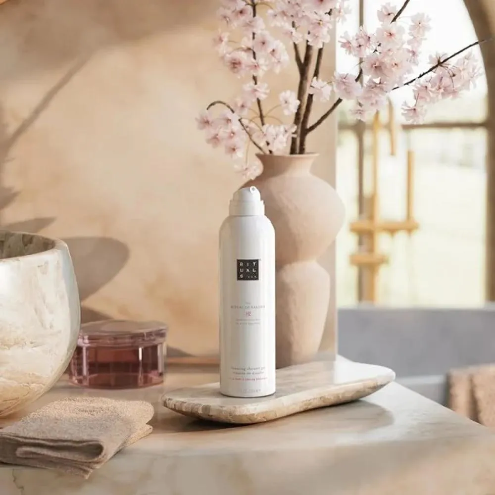 The Ritual of Sakura peneči gel za prhanje