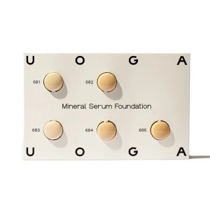 Uoga Uoga Set testerjev Tekoči mineralni puder in serum SPF 20 BIO (10 x 1 ml) - 10 odtenkov pudra