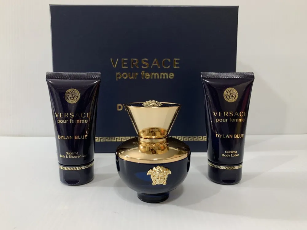 Dylan Blue Pour Femme darilni set za ženske parfumska voda 50 ml + mleko za telo 50 ml + gel za prhanje 50 ml 50 ml + tělové mléko 50 ml + sprchový gel 50 ml