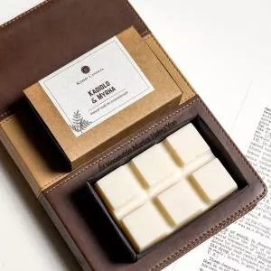 Kimmy Candles dišeči vosek z vonjem po kadilu