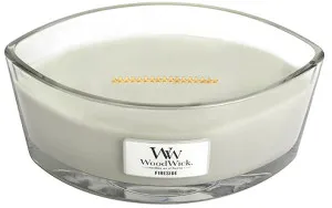WoodWick Fireside dišeča sveča z lesenim stenjem 453,6 g