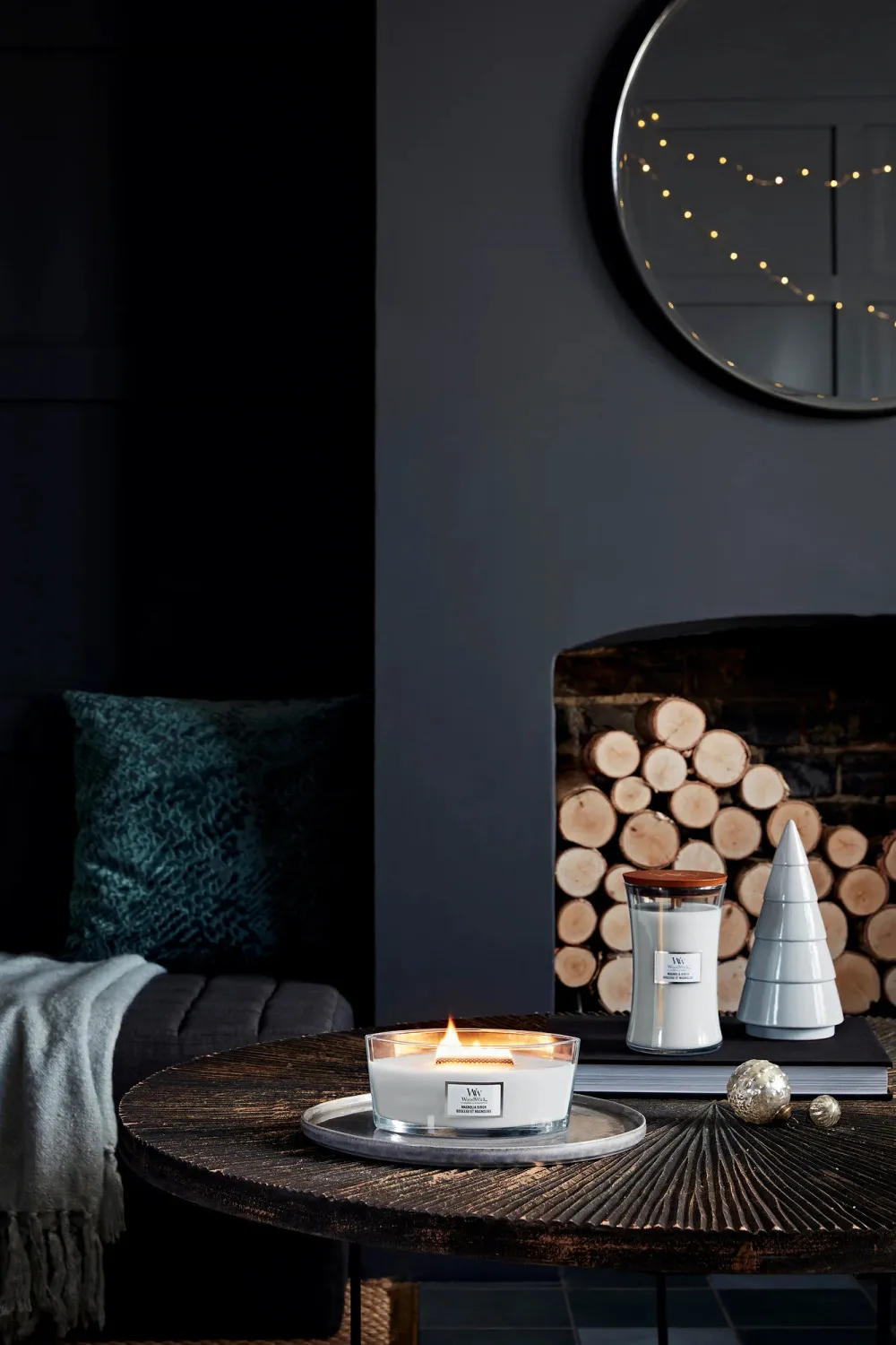 Magnolia Birch dišeča sveča z lesenim stenjem 453,6 g