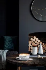 Magnolia Birch dišeča sveča z lesenim stenjem 453,6 g