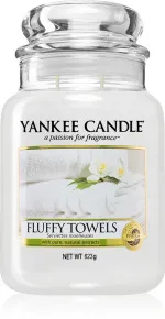 Fluffy Towels dišeča sveča 411 g