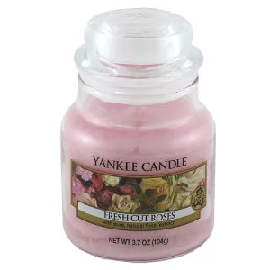 Yankee Candle Fresh Cut Roses dišeča sveča za ženske