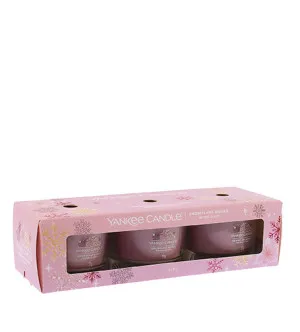 Yankee Candle Snowflake Kisses votivna sveča v steklu 3 x 37 g
