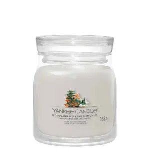 Yankee Candle Woodland Weekend Memories signature sveča srednja 368 g