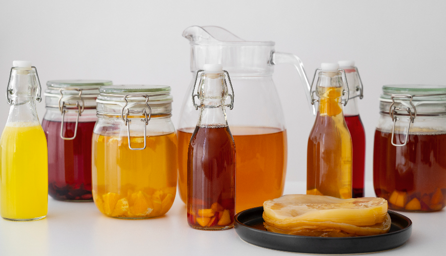 Čudežna fermentirana pijača za vaše zdravje se imenuje kombucha.
