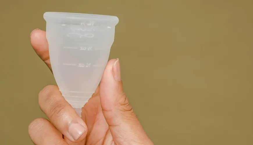 Zakaj izbrati menstrualno skodelico namesto vložkov