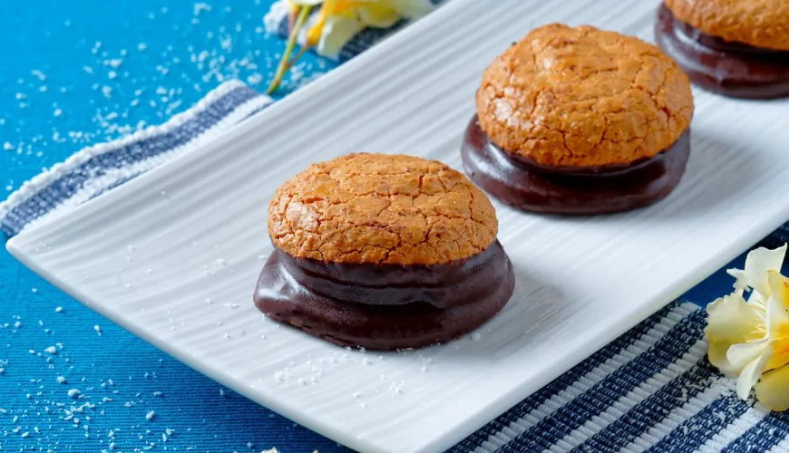 Recept za polnjene kokosove piškote, ki ga bo obvladal vsak začetnik