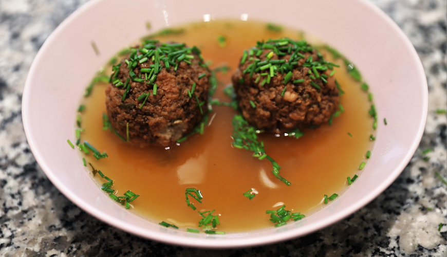 Zakaj je jetra z rižem idealna izbira za trajnostno kuhanje