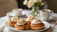 Kakšna glazura za cimetove polžke ustreza vašemu slogu peke?