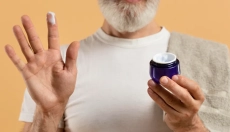 Hidratacija nosne sluznice z mazilom za krastice