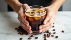 Zakaj vas po kavi boli želodec in kako to preprečiti