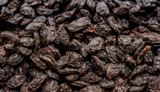 **Zdravotní přínosy sušených švestek pro vaše tělo**

Sušené švestky, známé také jako švestková suše