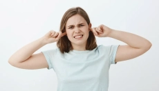 Kako se spopasti z zamašenim ušesom zaradi prehlada?