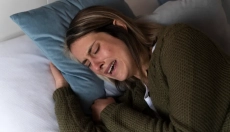 Kaj lahko pomeni pospešeno dihanje med spanjem